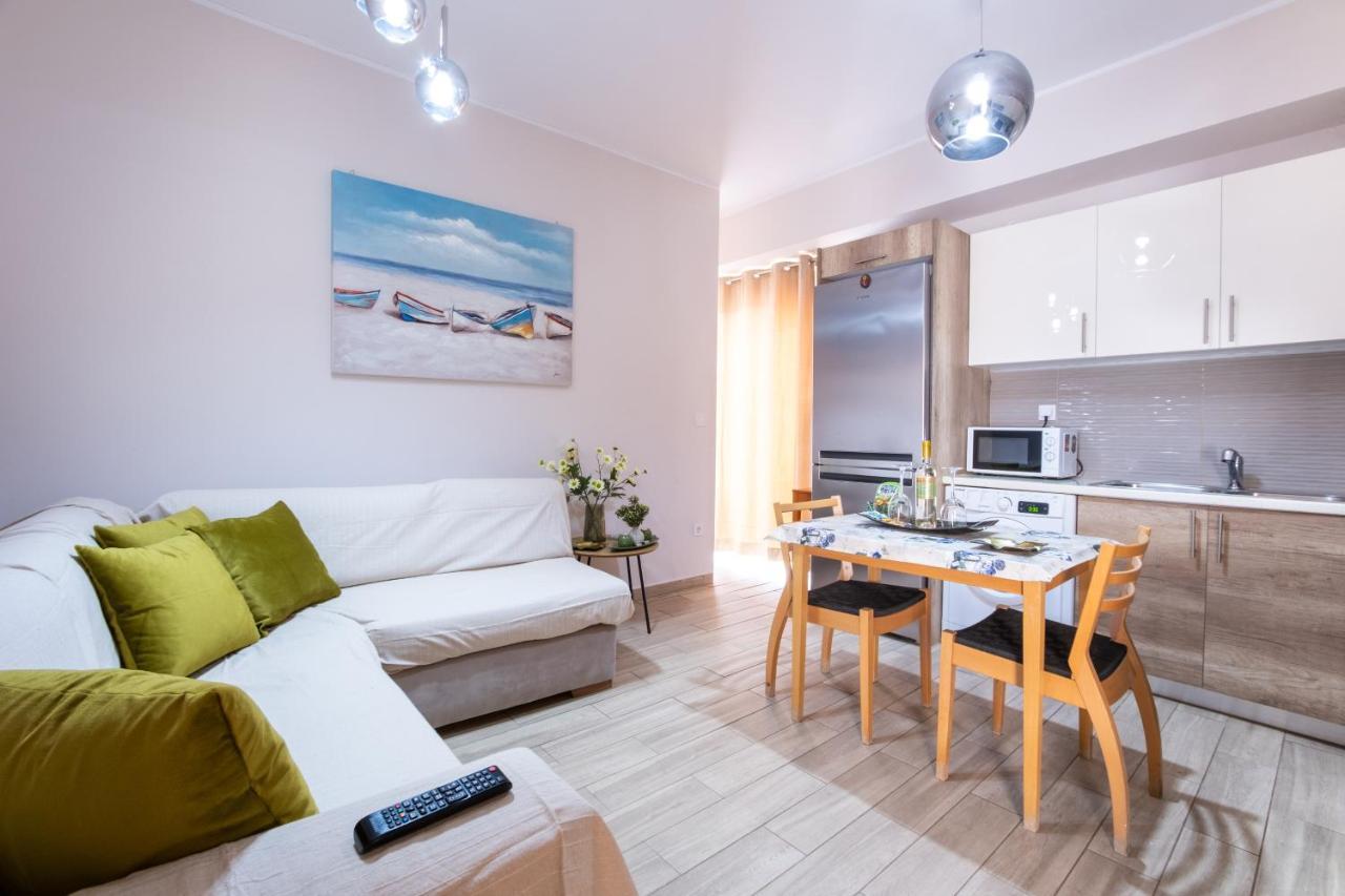 Family Apartment Near Port 比雷埃夫斯 外观 照片